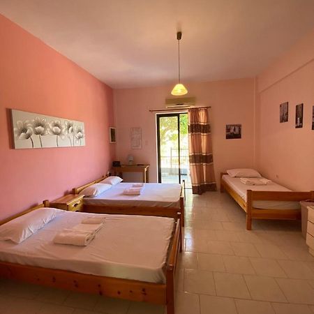 Yfantis Sakis Apartment'S Eratiní Eksteriør billede