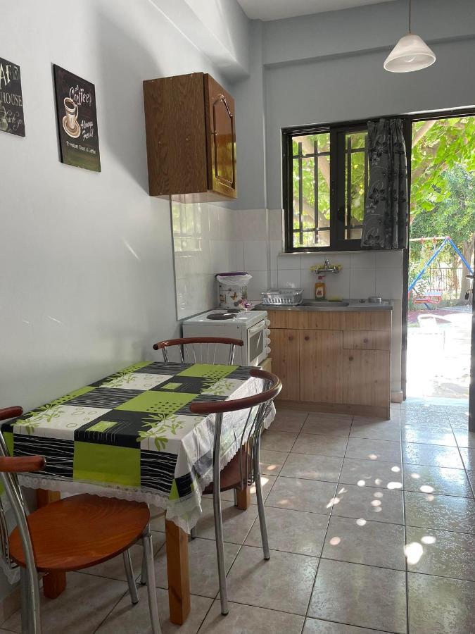 Yfantis Sakis Apartment'S Eratiní Eksteriør billede